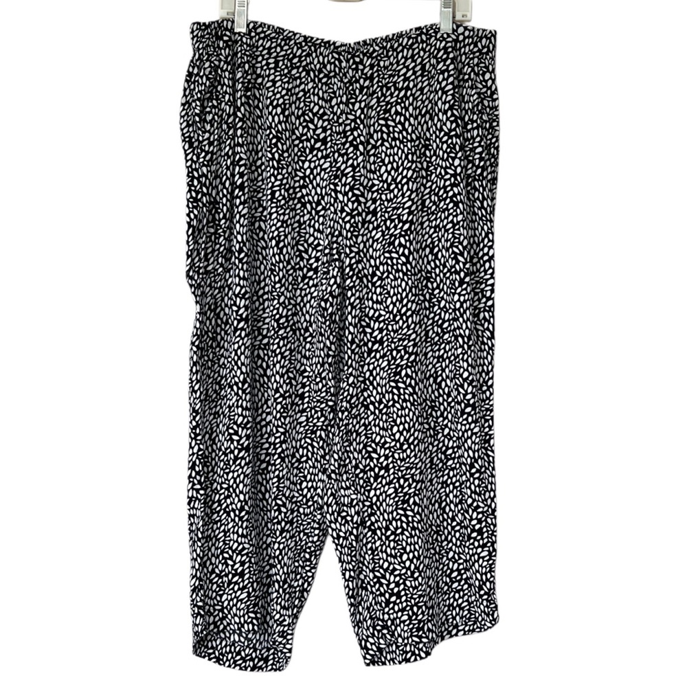 Chico's Black and White Leaf Pattern Pants
